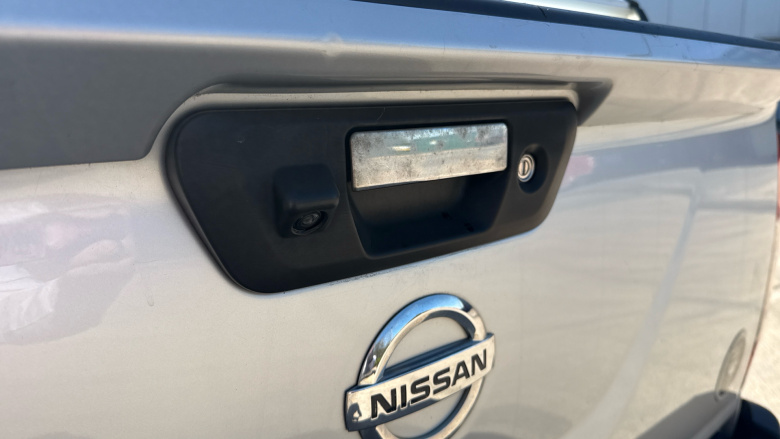 Nissan Navara Np300 Diesel Double Cab Pick Up N-Connecta 2.3dCi 190 4WD